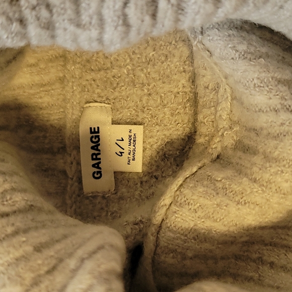 Large turtle neck, sooo cozy - Picture 3 of 3